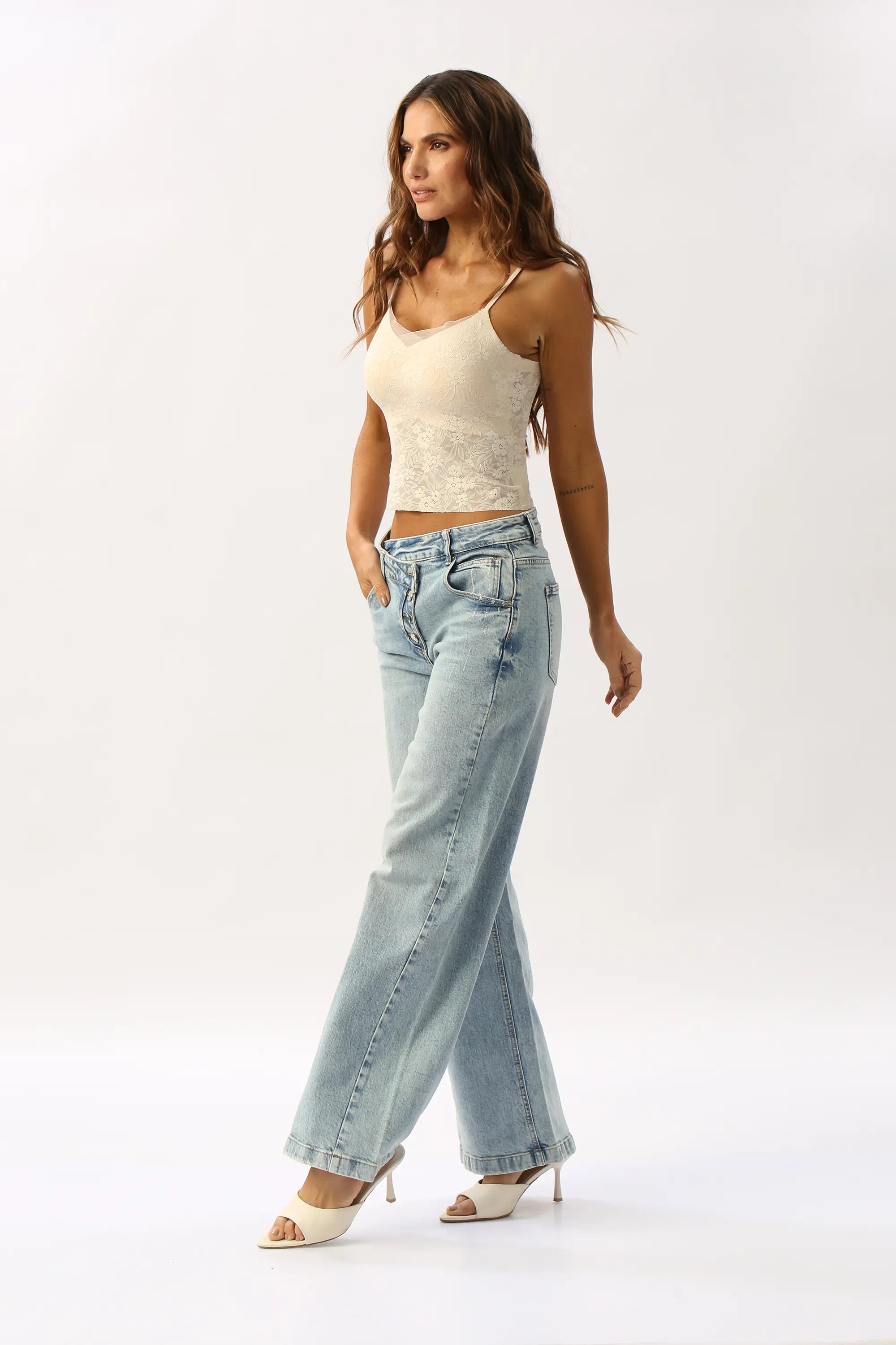 Blusa Encaje De Tirantes Con Copa