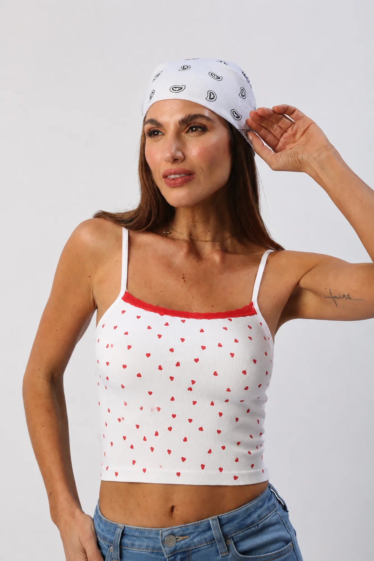 Blusa Básica Tiras Corazones