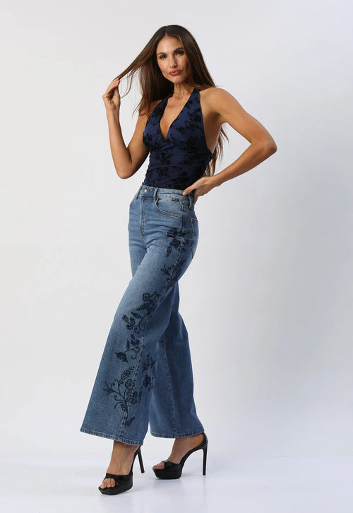 Blusa Halter Con Flores En Velvet