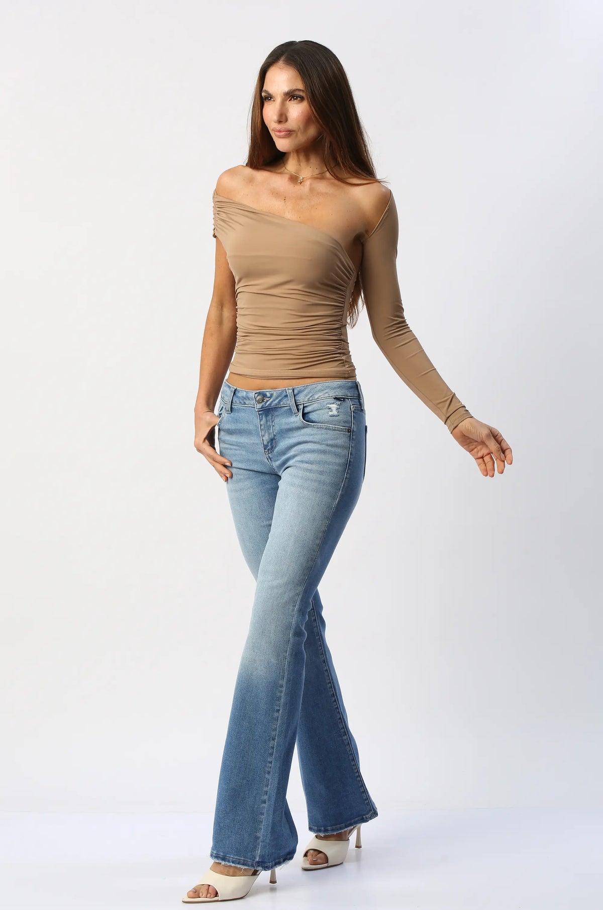 Jeans Flare Clásico Tiro Bajo CELLO