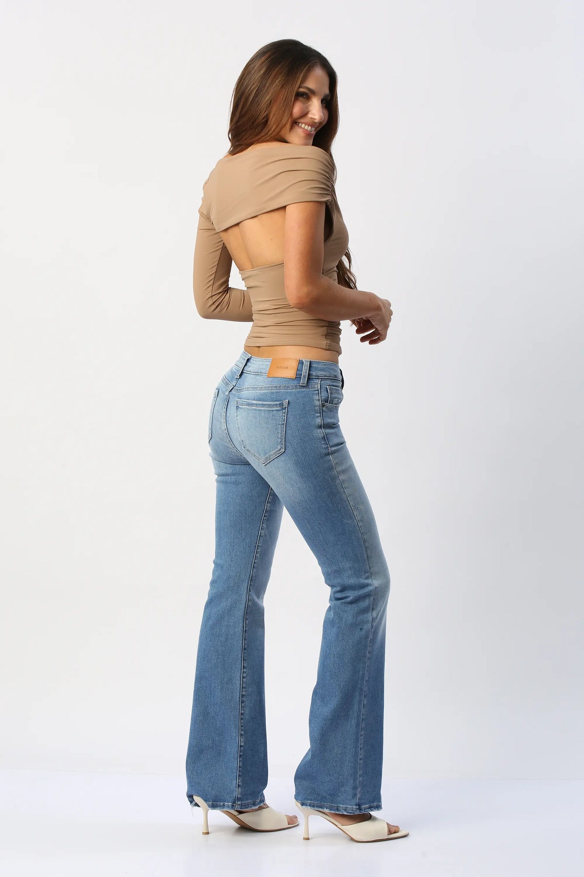 Jeans Flare Clásico Tiro Bajo CELLO