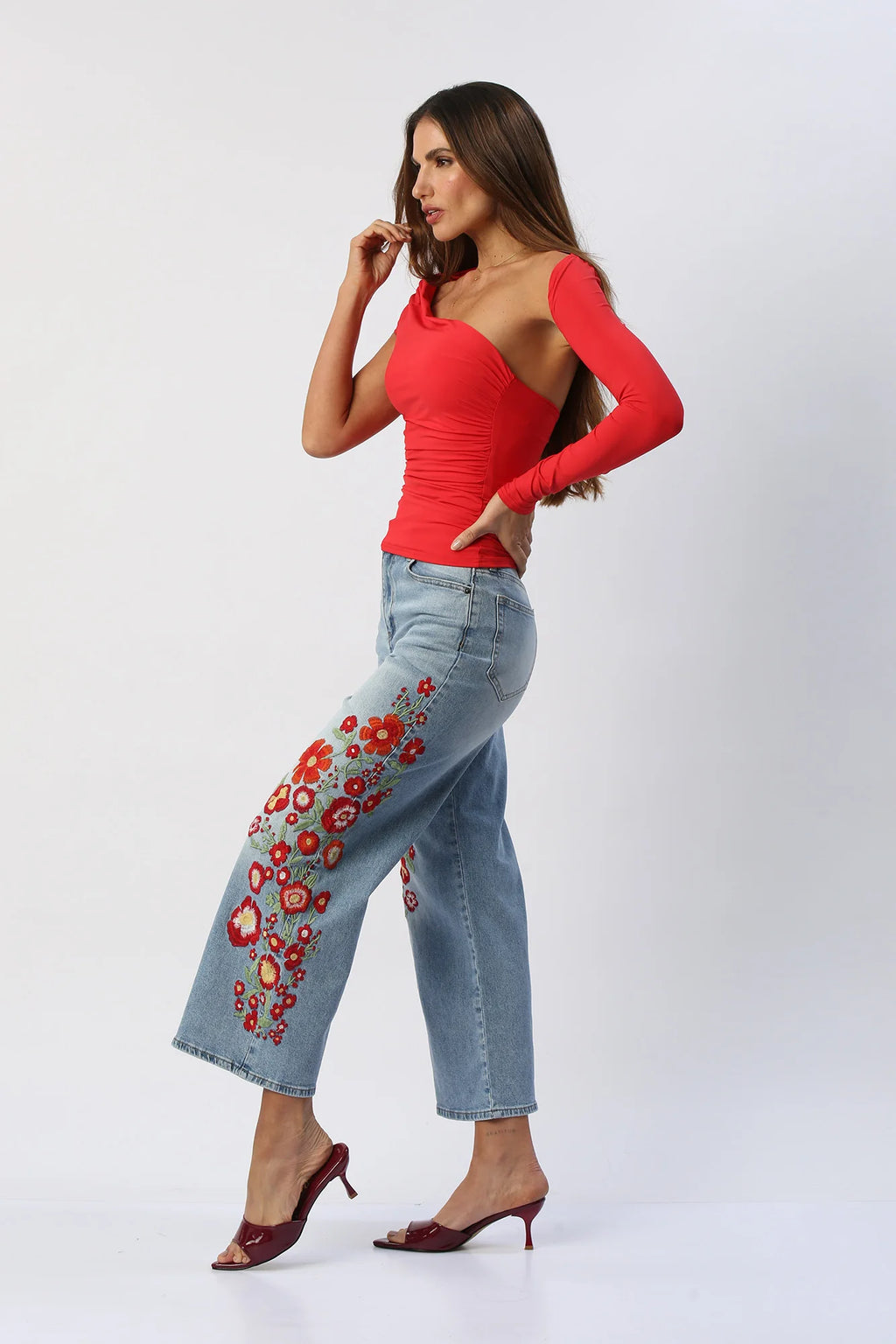 Blusa Asimétrica de Una Manga con Espalda Abierta