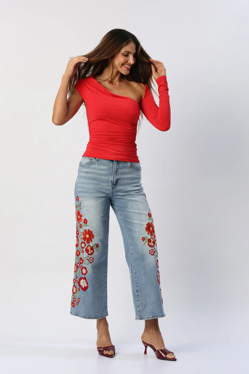 Blusa Asimétrica de Una Manga con Espalda Abierta