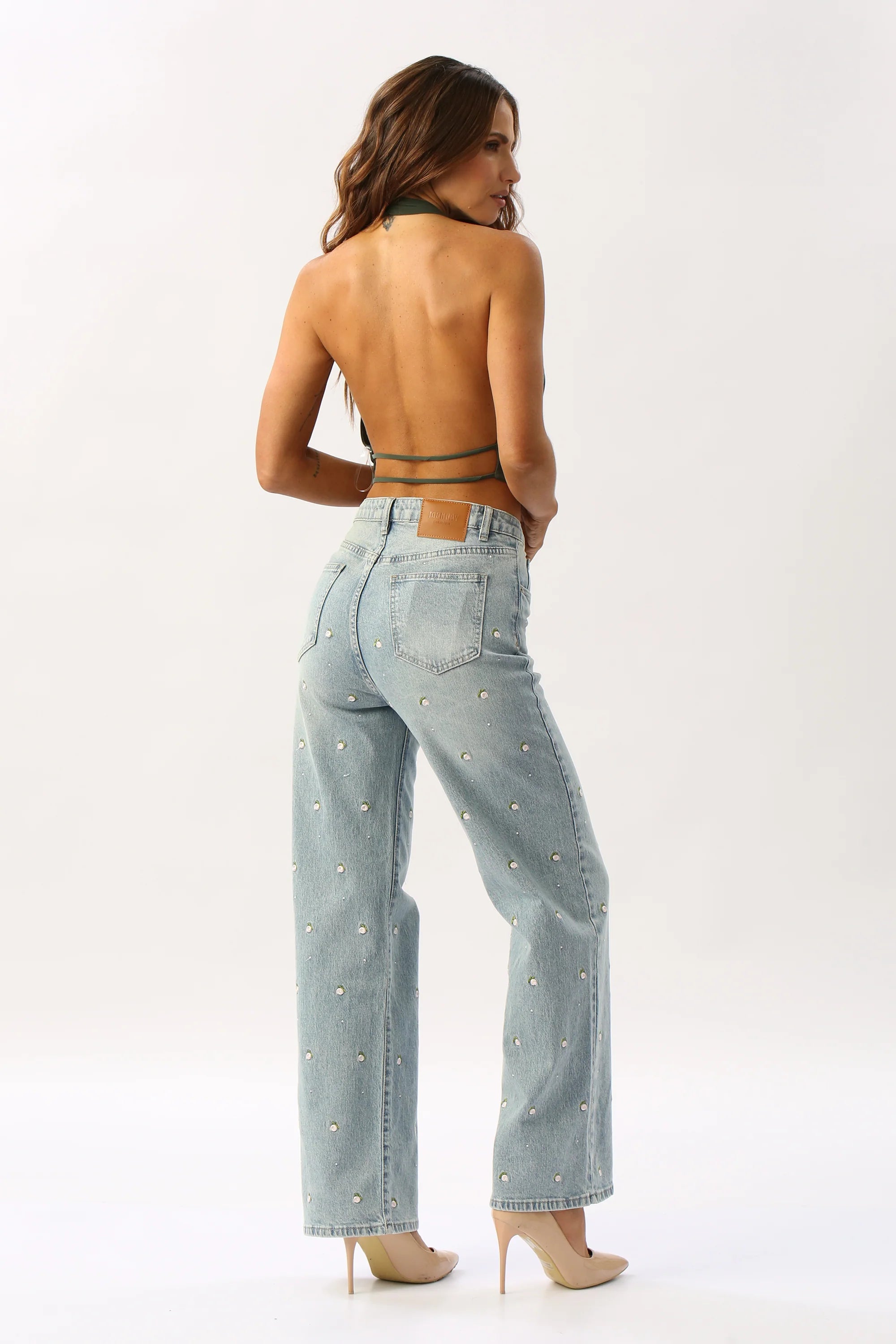 Jean Recto Con Flores Bordadas MONDAY