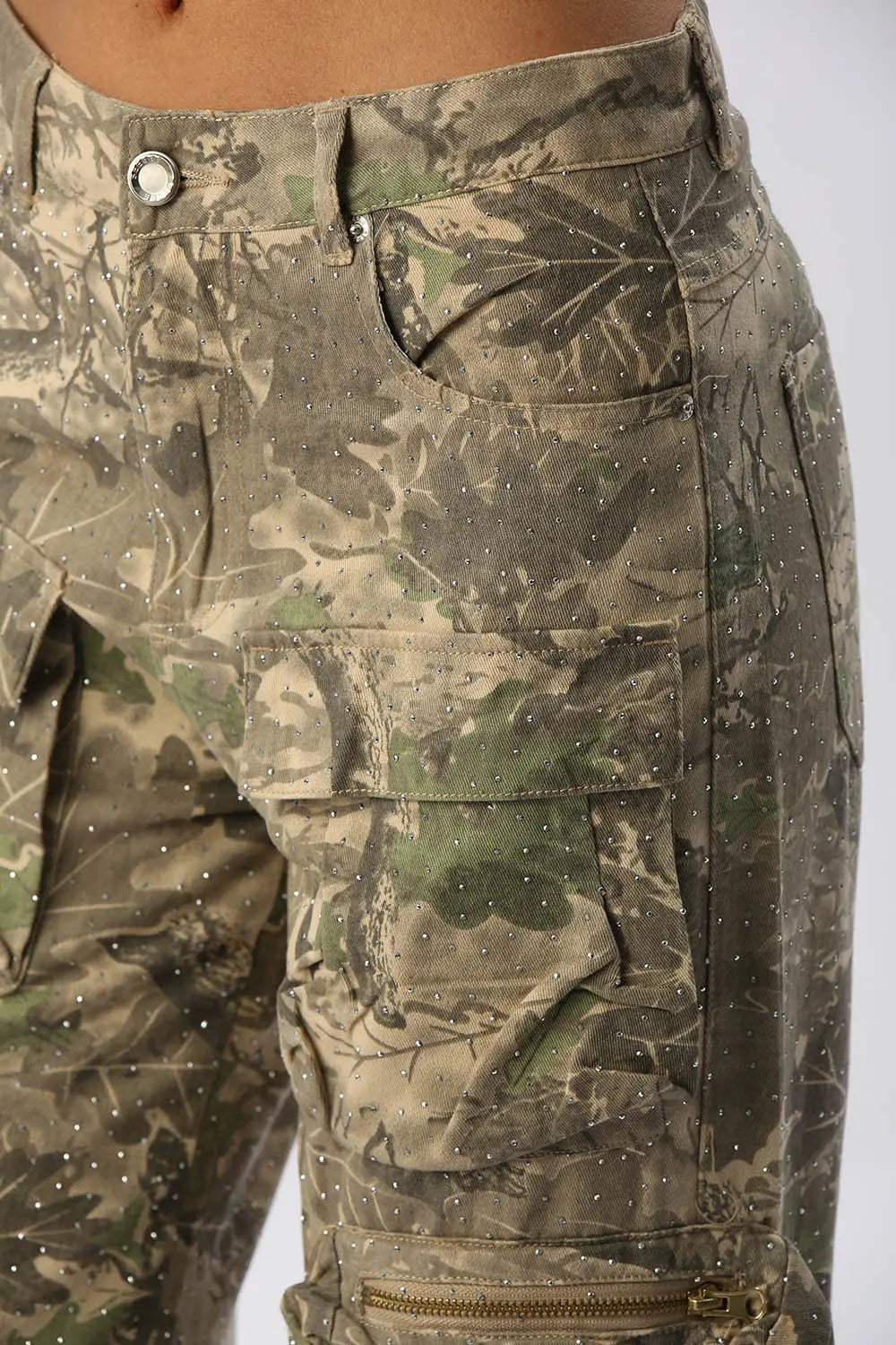 Pantalón Cargo Camuflado Con Brillos SEE SEE