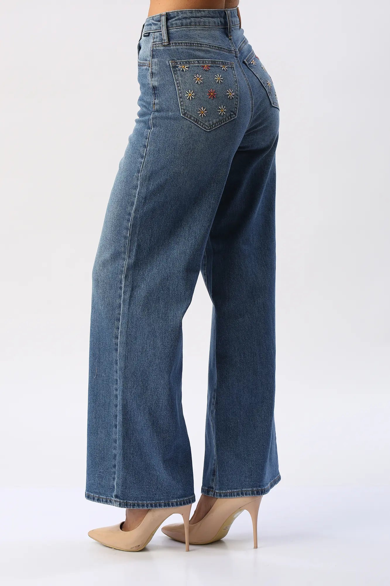 Jean Wide Leg Flores bordadas En Bolsillos CELLO