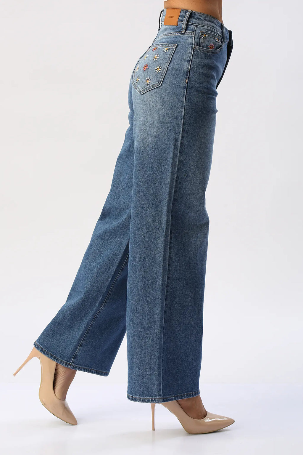 Jean Wide Leg Flores bordadas En Bolsillos CELLO