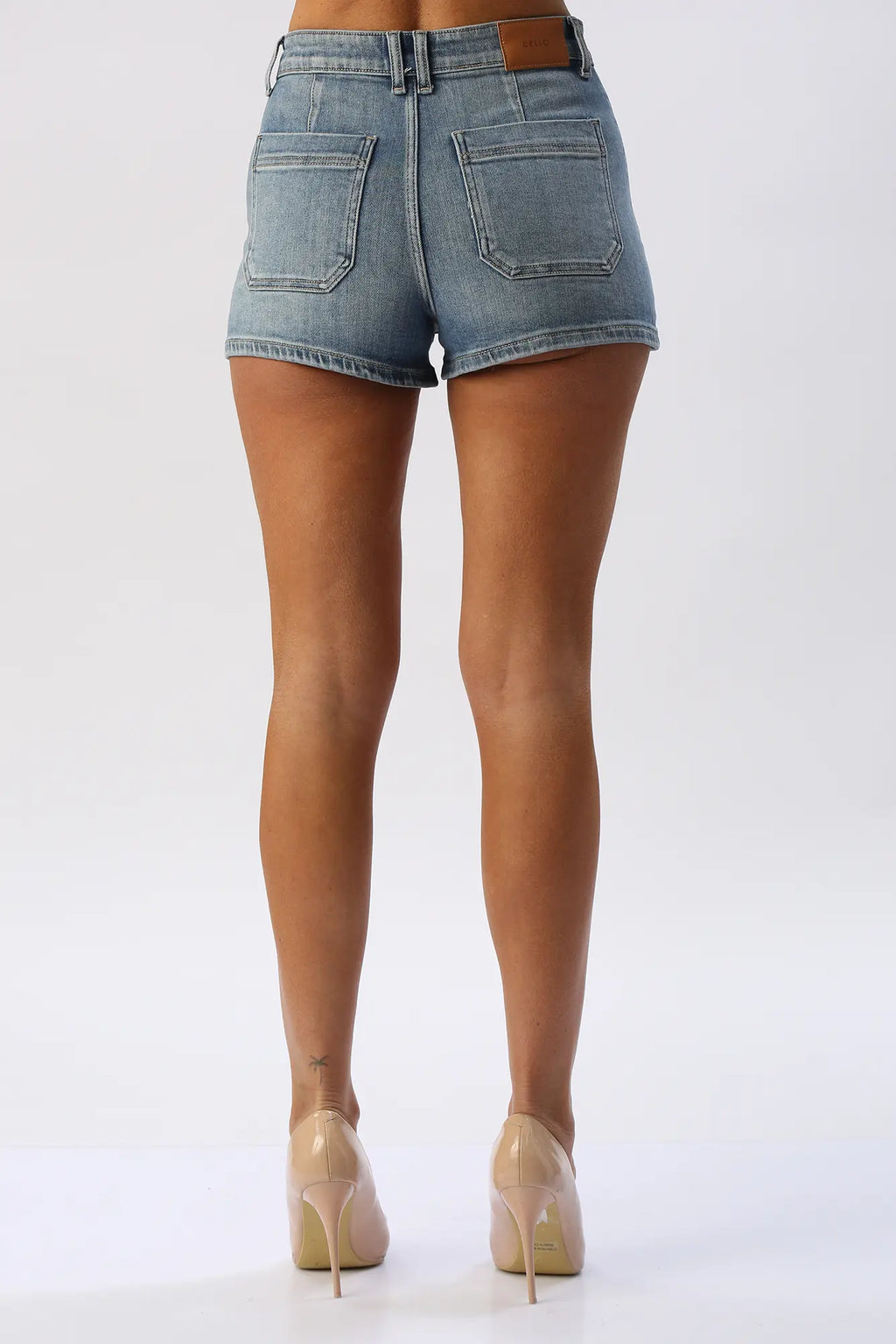 Short Denim Tiro Alto con Bolsillos Frontales CELLO