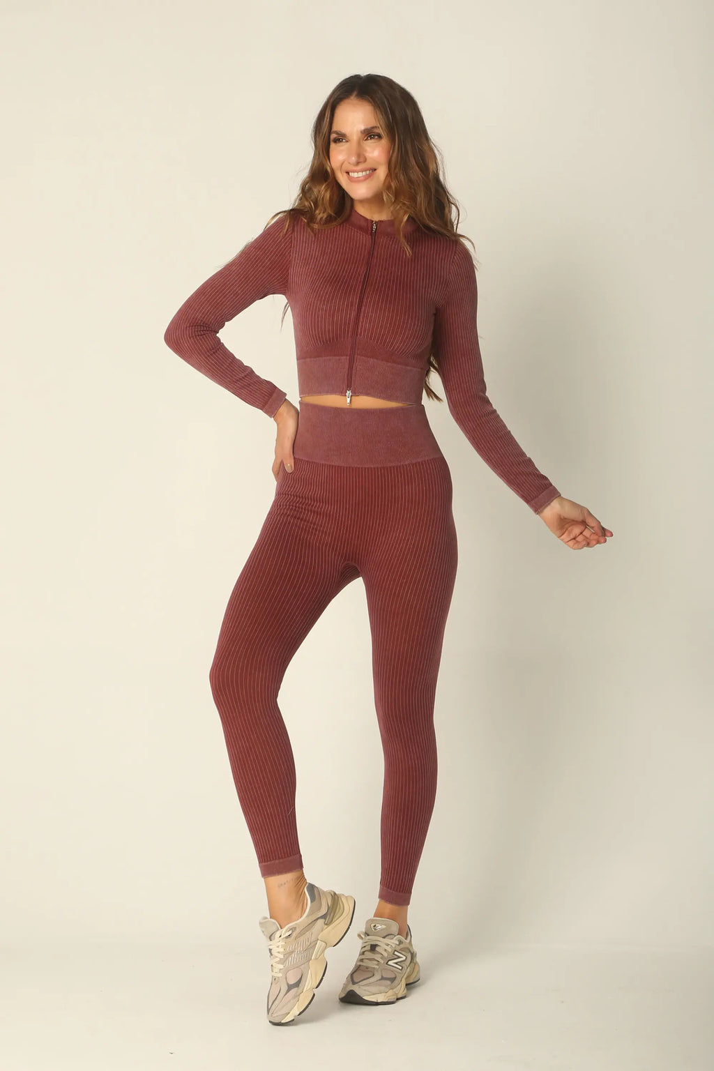Set Deportivo Top Manga Larga De Cierre y Leggins Tiro Alto