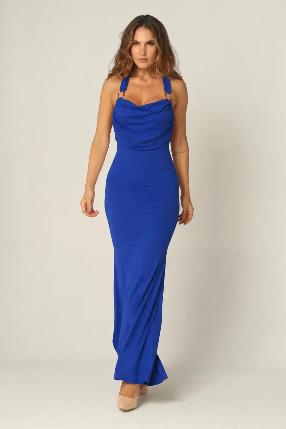 Vestido Largo De Tirantes Con Accesorio y Espalda Descubierta