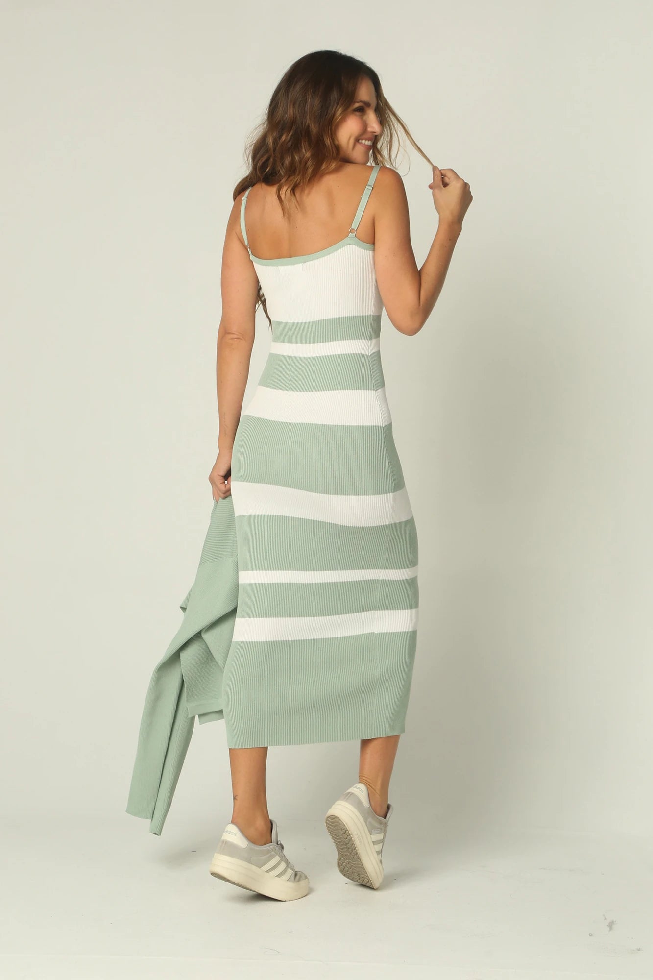 Vestido Largo De Tiras Con Buzo En Hilo